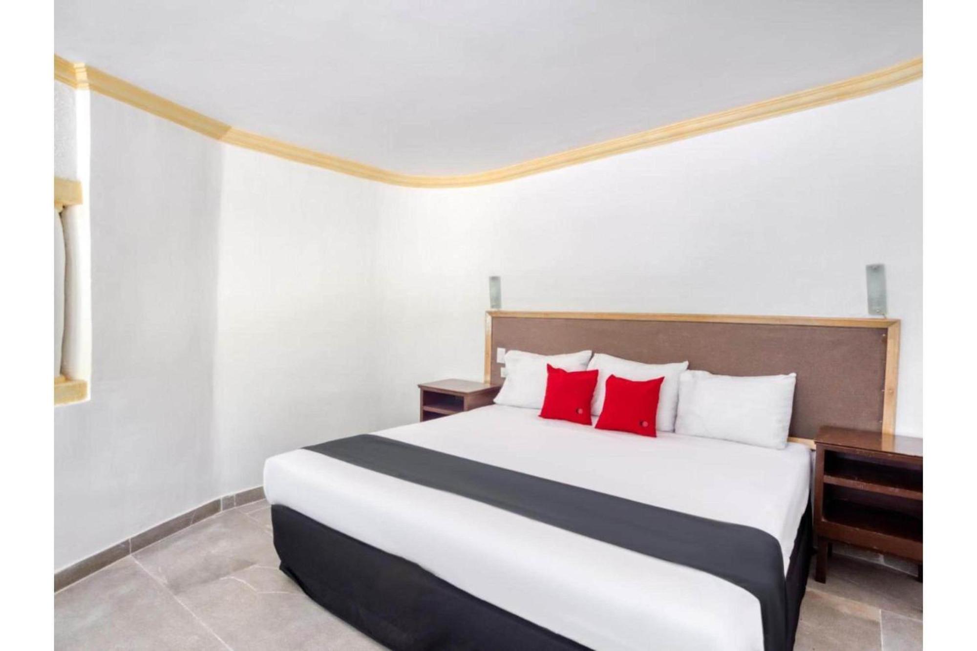 Capital O Gran Hotel Campestre Celaya  Exterior photo